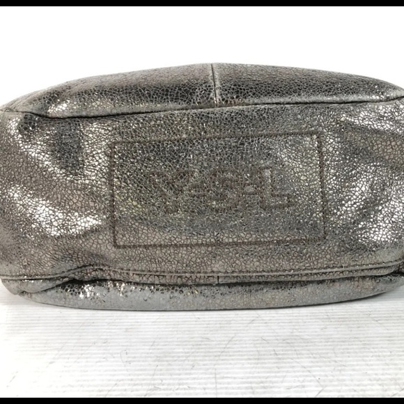 YVES SAINT LAURENT
Leather Medium Besace Flap metallic silver - Picture 6 of 11